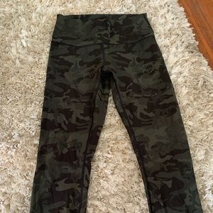 green camo lululemon leggings